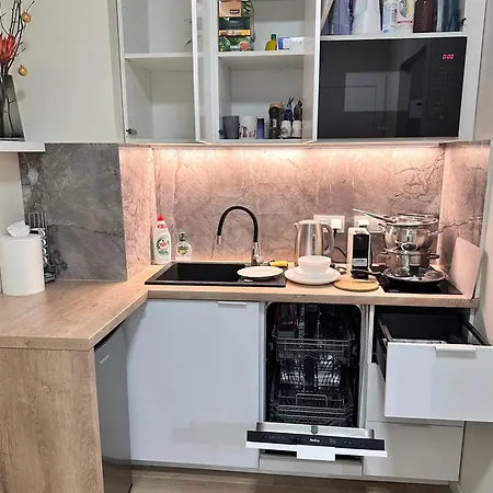 Goldizone - 10 Min West Station & Expo 公寓