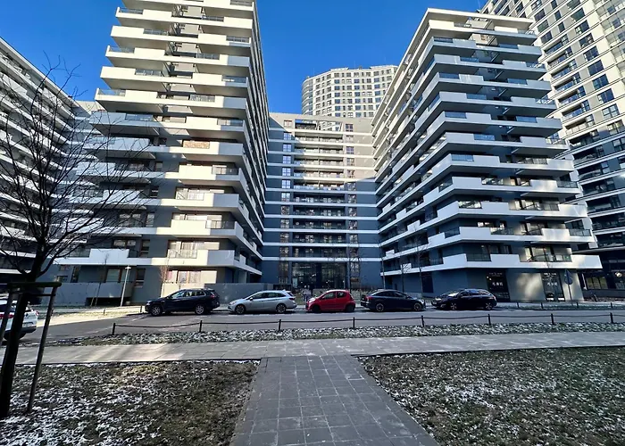 Goldizone - 10 Min West Station & Expo Apartment