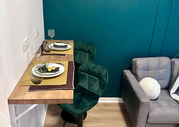 Goldizone - 10 Min West Station & Expo Warsaw