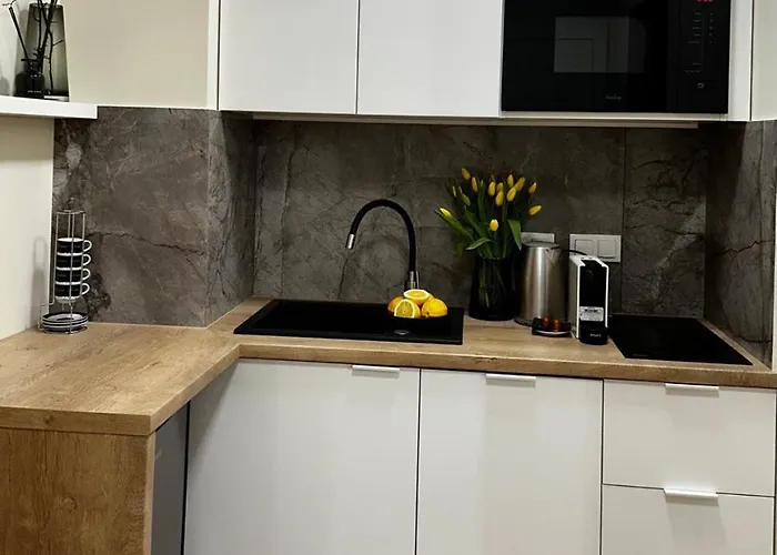 Apartment Goldizone - 10 Min West Station & Expo