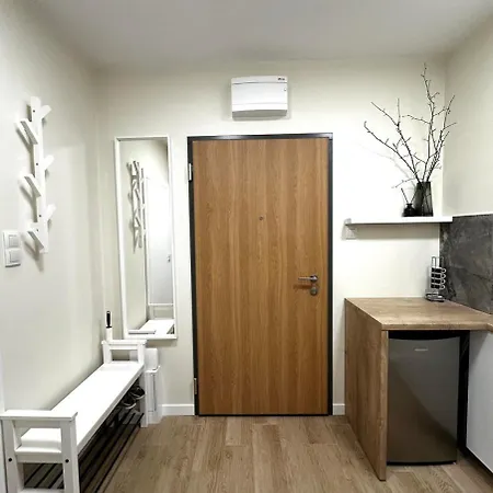 Goldizone - 10 Min West Station & Expo דירה ורשה